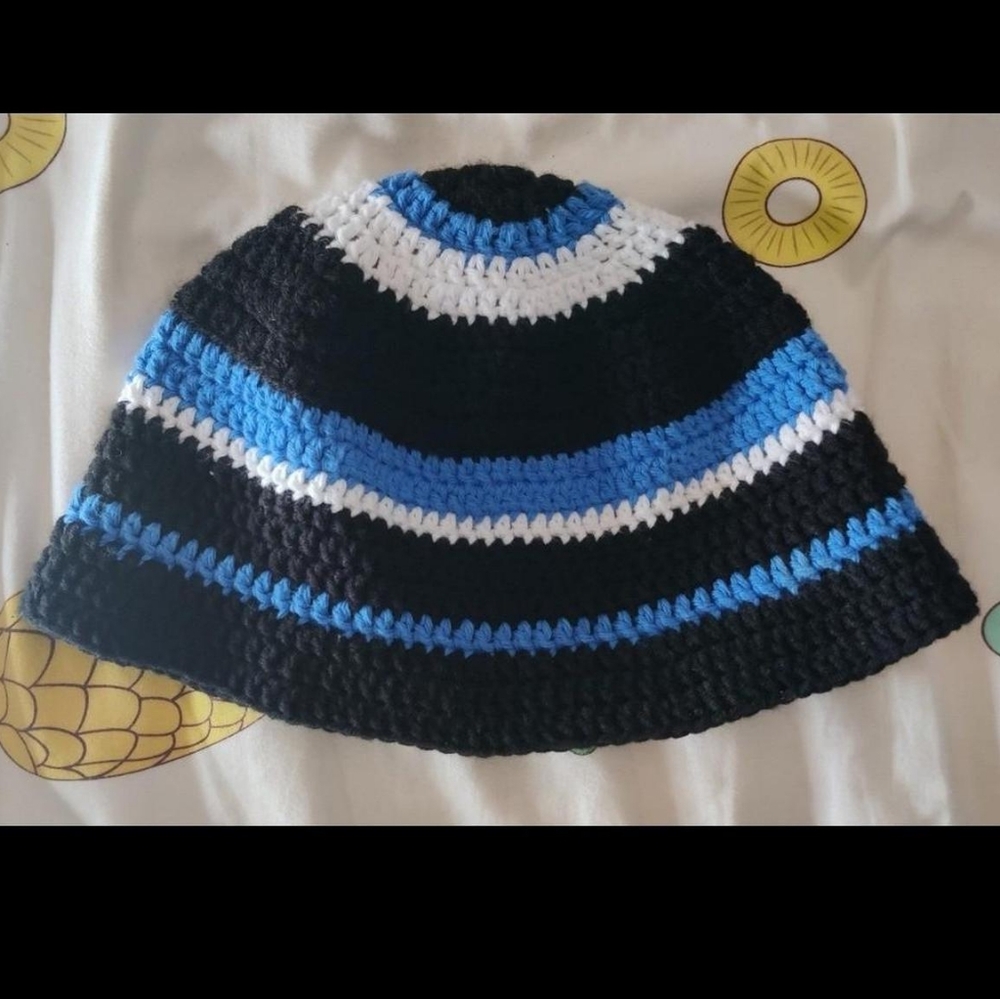 Crochet eyeball bucket hat